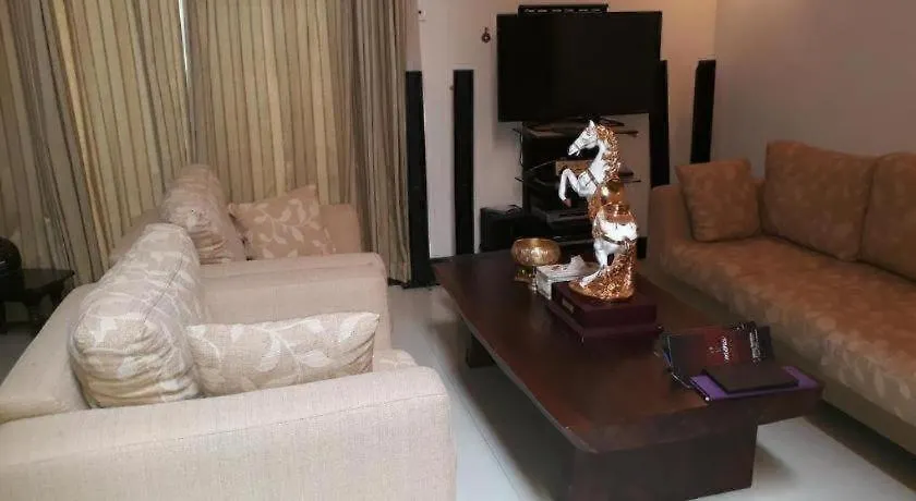 *** ホテル Nelinsa Residence キャンディー スリランカ