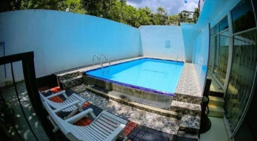 *** ホテル Nelinsa Residence キャンディー スリランカ